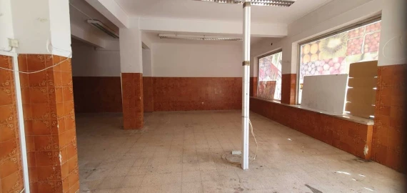 Loja para Venda em Ramada e Caneças