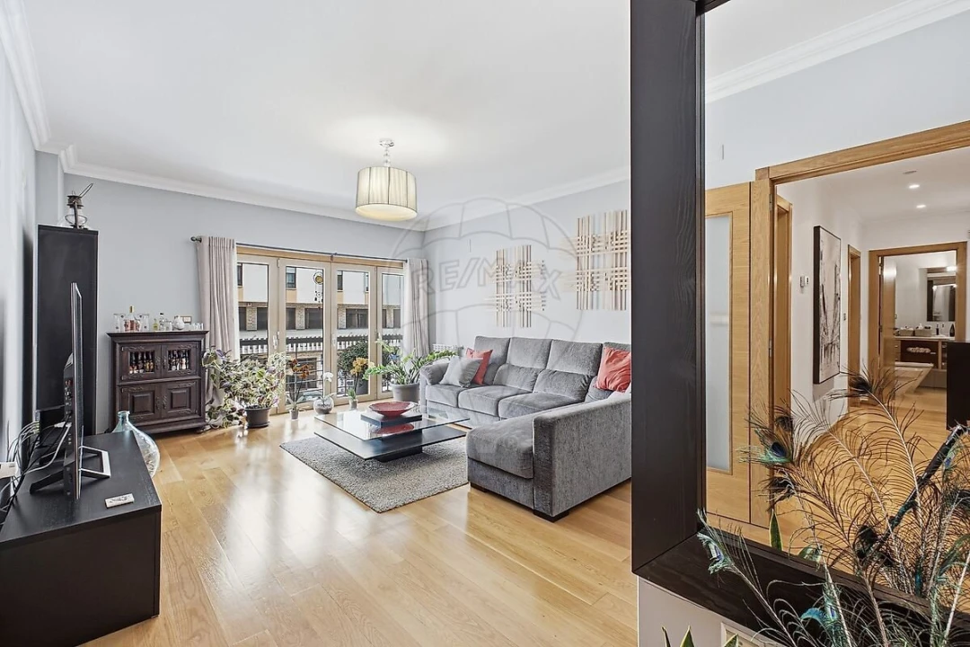 Apartamento T1 para Venda em Sacavém e Prior Velho Foto 16