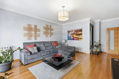 Apartamento T1 para Venda em Sacavém e Prior Velho