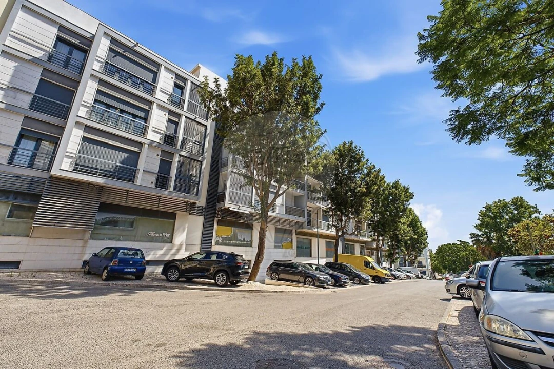 Apartamento T1 para Venda em Sacavém e Prior Velho Foto 22