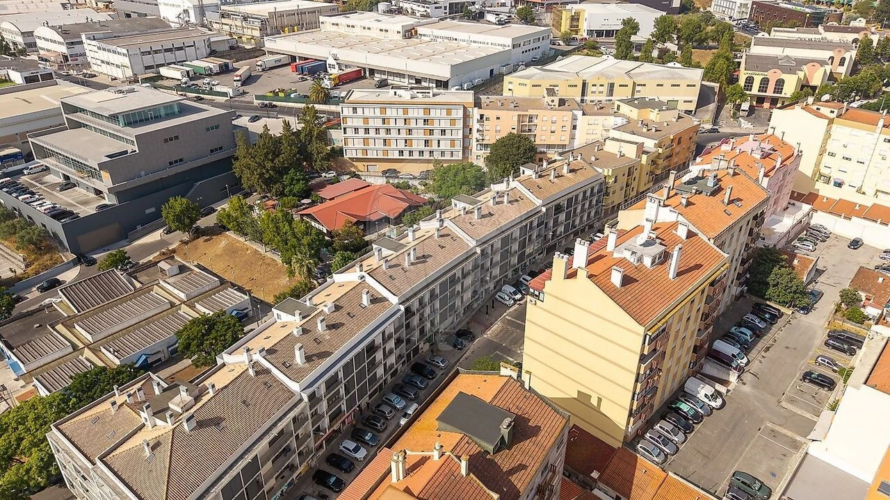 Apartamento T1 para Venda em Sacavém e Prior Velho Foto 24