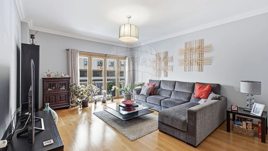 Apartamento T1 para Venda em Sacavém e Prior Velho