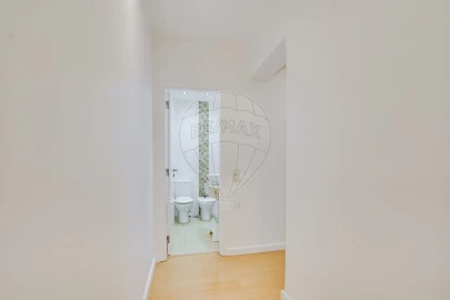 Apartamento T3 para Venda em Massamá e Monte Abraão