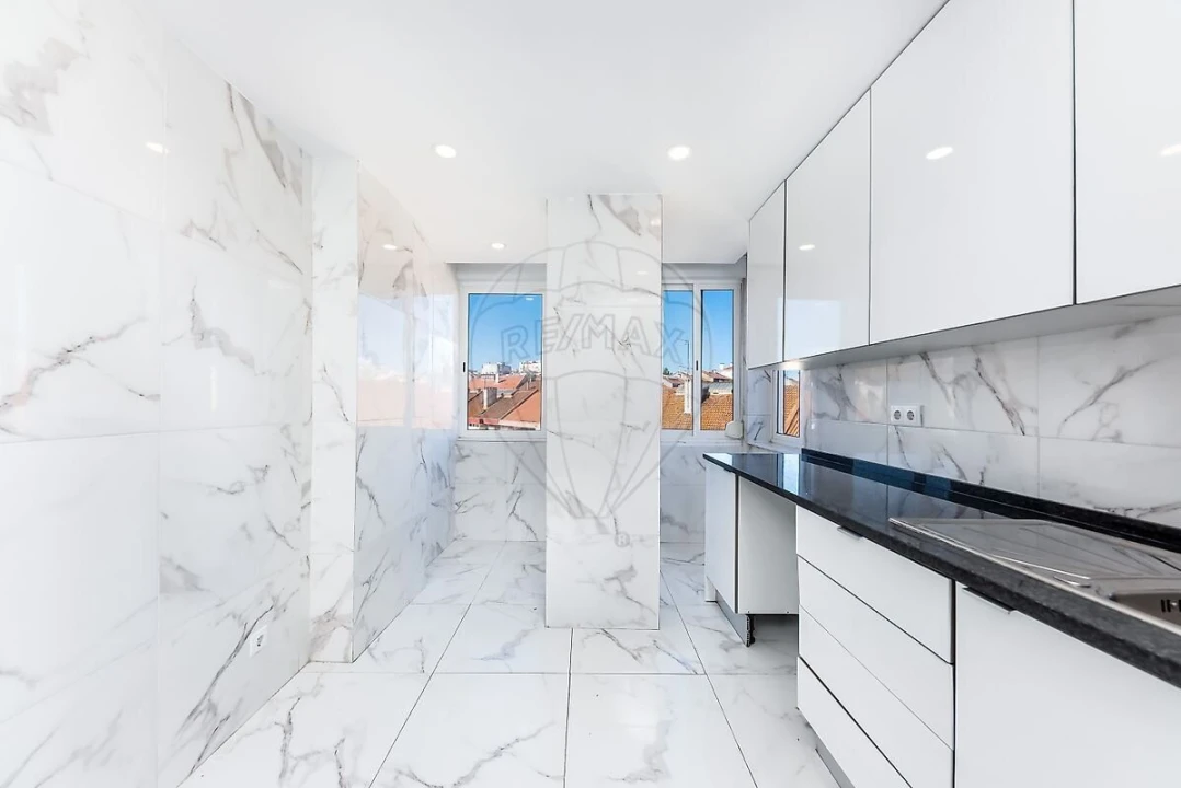 Apartamento T2 para Venda em Venteira Foto 6