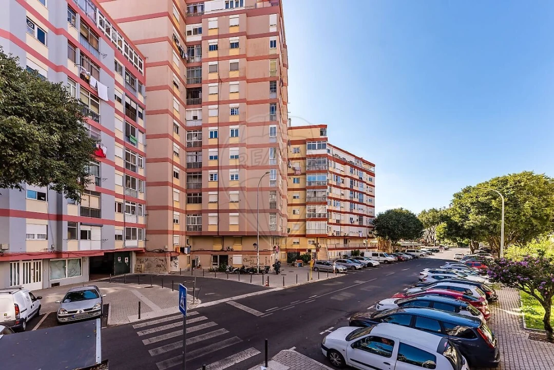Apartamento T2 para Venda em Venteira Foto 18