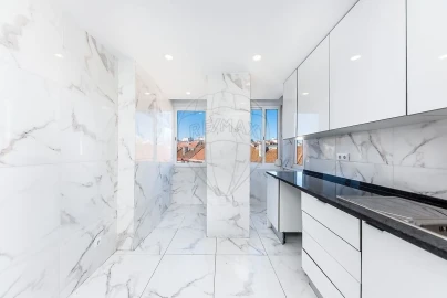 Apartamento T2 para Venda em Venteira