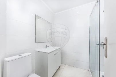Apartamento T2 para Venda em Venteira