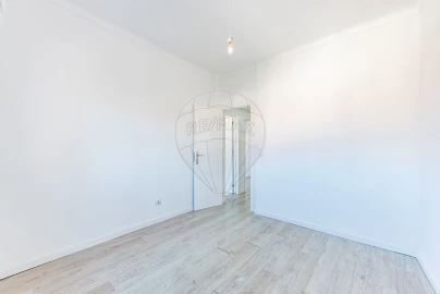 Apartamento T2 para Venda em Venteira