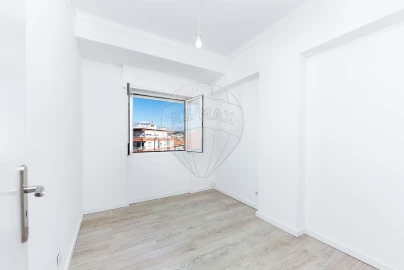Apartamento T2 para Venda em Venteira