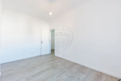 Apartamento T2 para Venda em Venteira