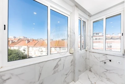 Apartamento T2 para Venda em Venteira
