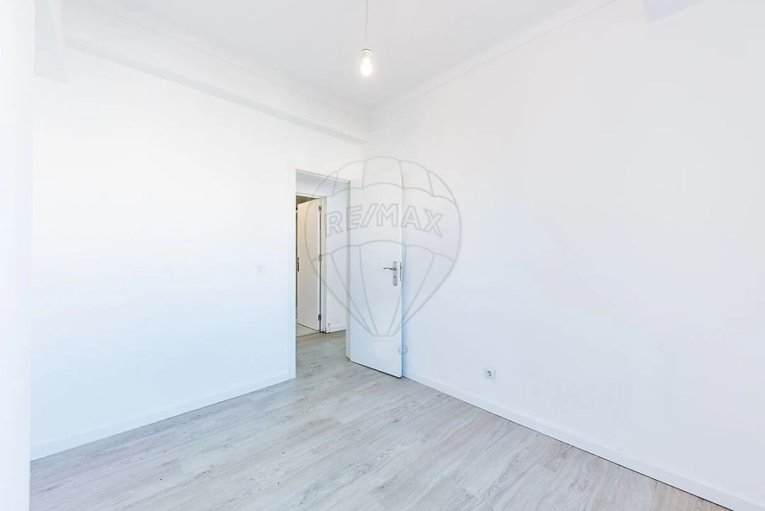 Apartamento T2 para Venda em Venteira Foto 10