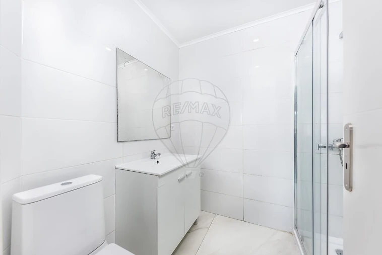 Apartamento T2 para Venda em Venteira Foto 13
