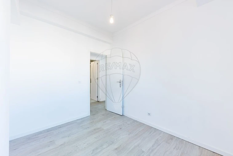 Apartamento T2 para Venda em Venteira Foto 10