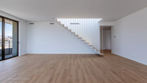 Apartamento T3 para Venda em Santa Iria de Azoia, São João da Talha e Bobadela