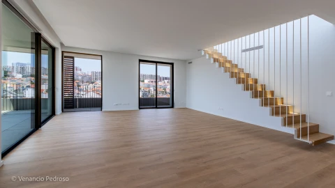 Apartamento T3 para Venda em Santa Iria de Azoia, São João da Talha e Bobadela