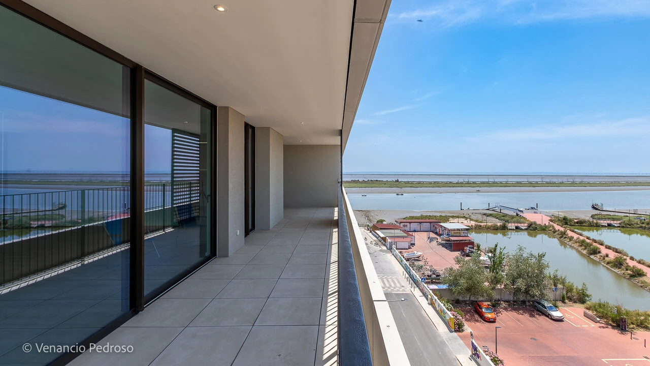 Apartamento T3 para Venda em Santa Iria de Azoia, São João da Talha e Bobadela Foto 18