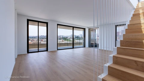 Apartamento T3 para Venda em Santa Iria de Azoia, São João da Talha e Bobadela