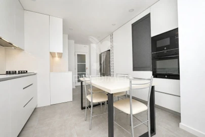 Apartamento T4 para Venda em São Vicente (Braga)