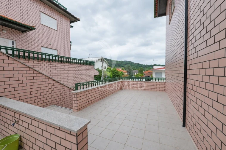 Moradia T3 para Venda em Moure Foto 36