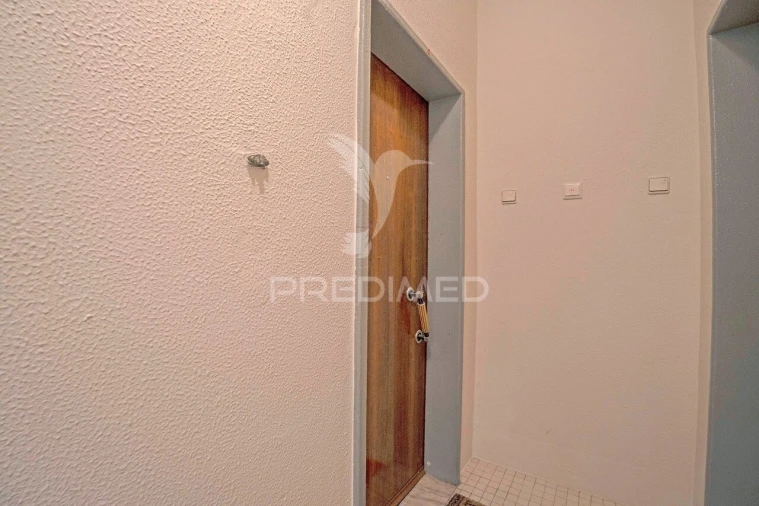 Apartamento T1 para Venda em Águas Livres Foto 6