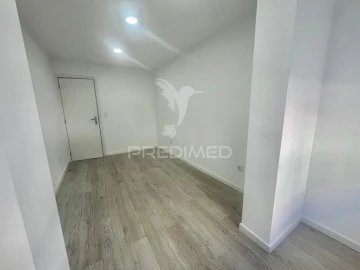 Apartamento T2 para Venda em Baixa da Banheira e Vale da Amoreira
