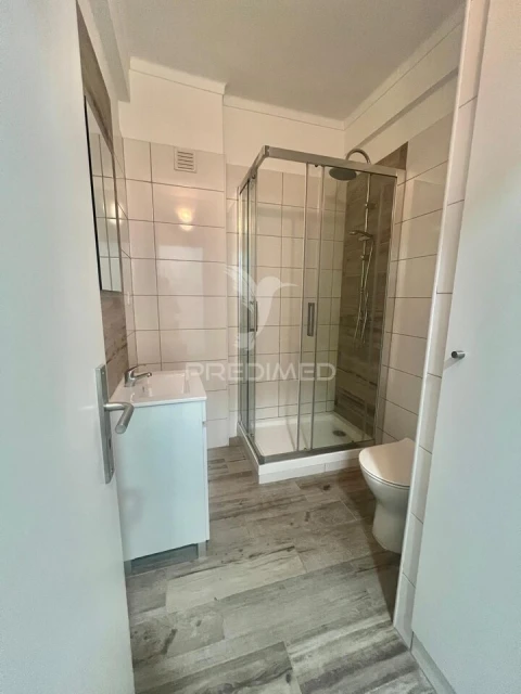 Apartamento T2 para Venda em Baixa da Banheira e Vale da Amoreira