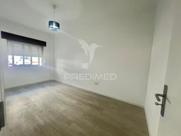 Apartamento T2 para Venda em Baixa da Banheira e Vale da Amoreira