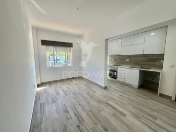 Apartamento T2 para Venda em Baixa da Banheira e Vale da Amoreira