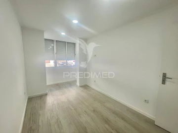 Apartamento T2 para Venda em Baixa da Banheira e Vale da Amoreira