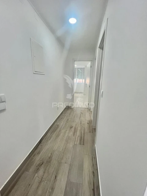 Apartamento T2 para Venda em Baixa da Banheira e Vale da Amoreira