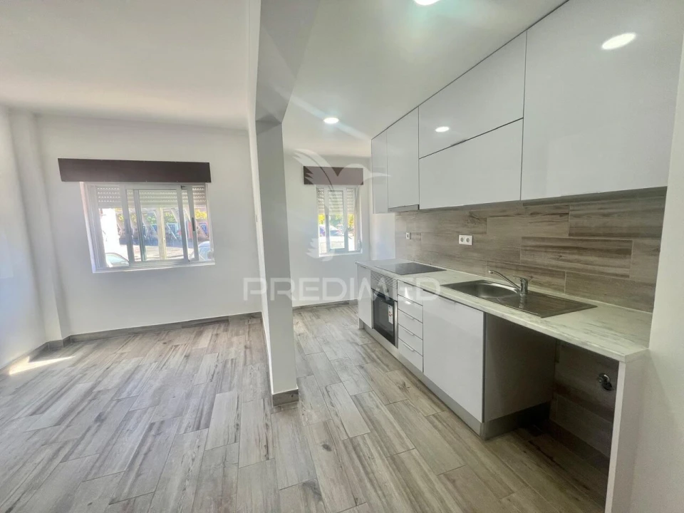 Apartamento T2 para Venda em Baixa da Banheira e Vale da Amoreira Foto 1