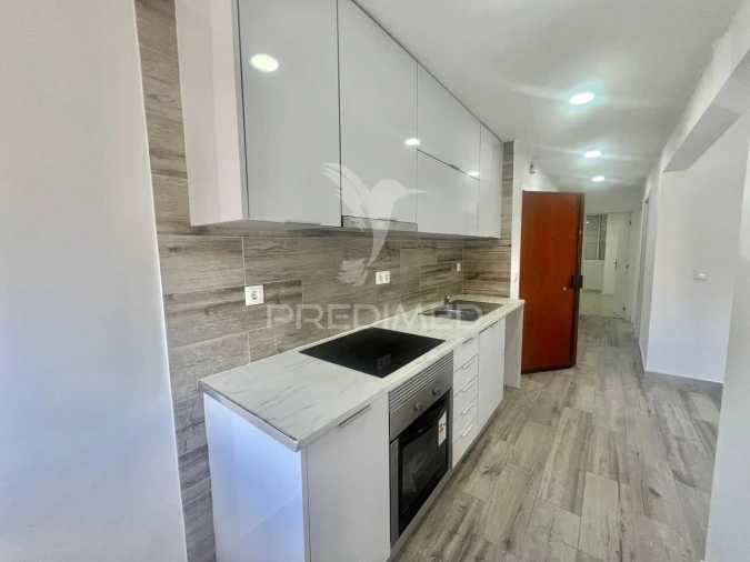 Apartamento T2 para Venda em Baixa da Banheira e Vale da Amoreira Foto 2