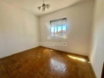 Apartamento T2 para Venda em Baixa da Banheira e Vale da Amoreira