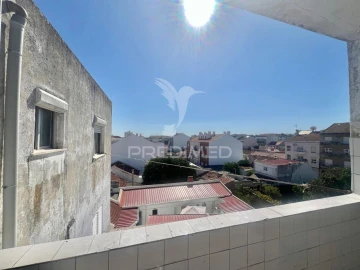 Apartamento T2 para Venda em Baixa da Banheira e Vale da Amoreira