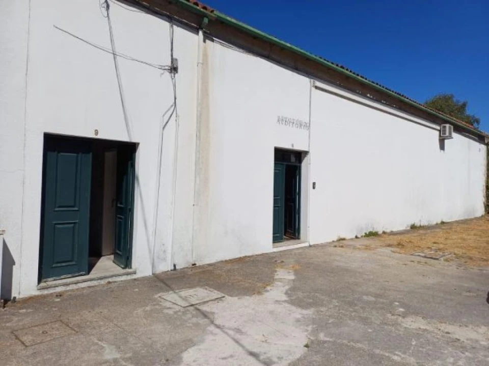 Loja para Venda em Castro Daire Foto 1