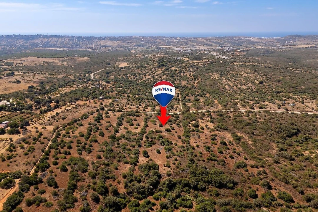 Terreno para Venda em Bensafrim e Barão de São João Foto 2