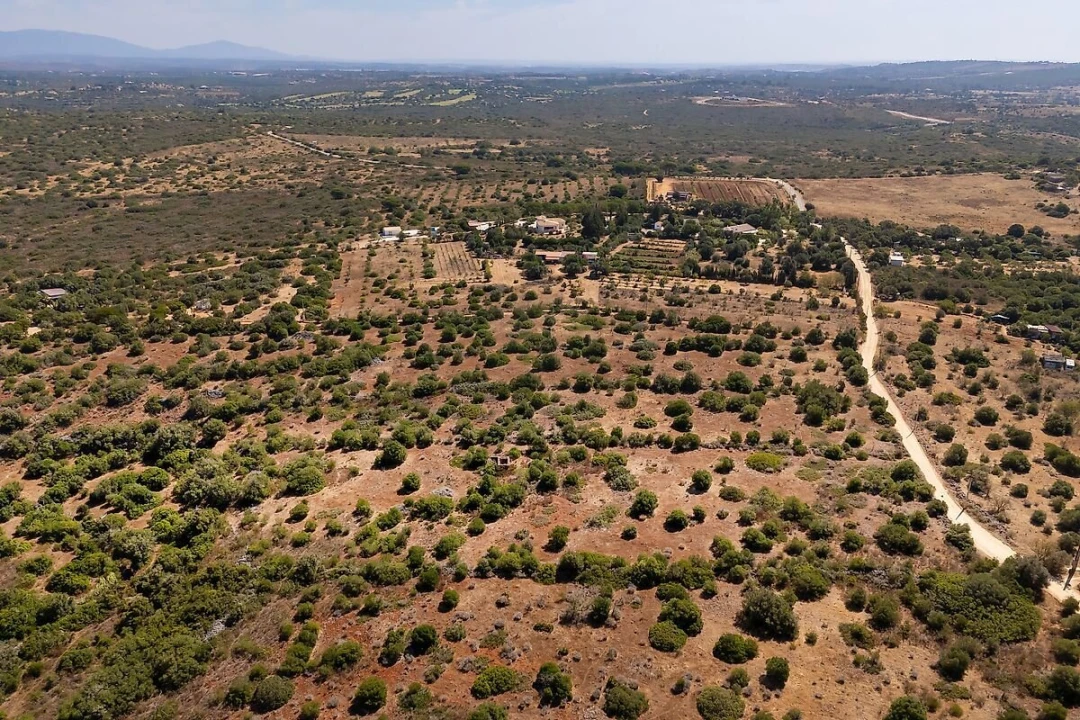 Terreno para Venda em Bensafrim e Barão de São João Foto 3