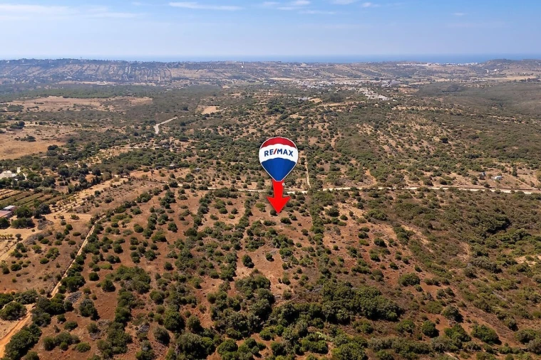 Terreno para Venda em Bensafrim e Barão de São João Foto 2