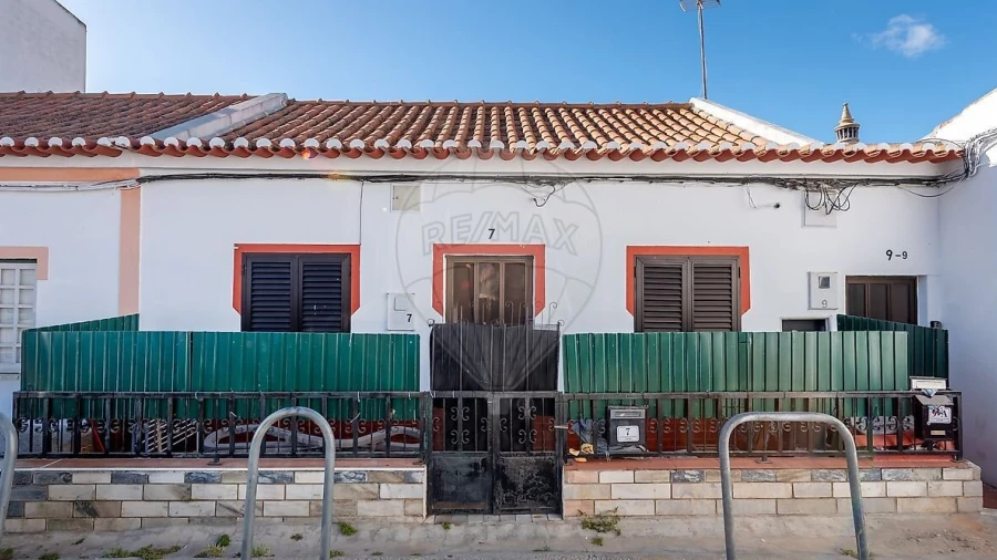 Moradia T4 para Venda em Lagos (São Sebastião e Santa Maria)