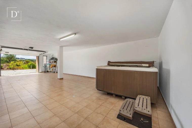 Moradia T4 para Venda em Odiaxere Foto 38