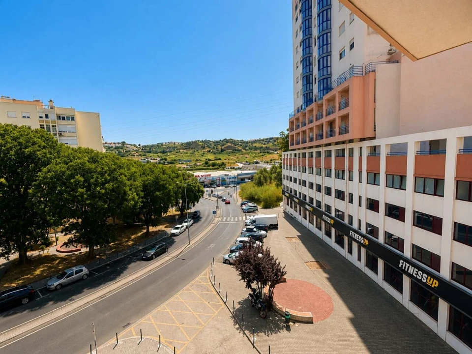 Apartamento T2 para Venda em Santo António dos Cavaleiros e Frielas Foto 13