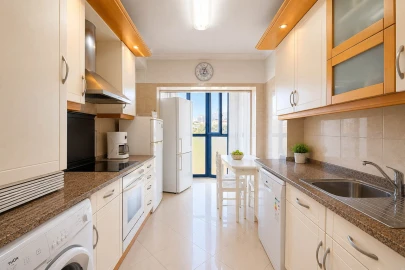 Apartamento T2 para Venda em Santo António dos Cavaleiros e Frielas