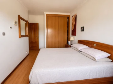 Apartamento T2 para Venda em Santo António dos Cavaleiros e Frielas