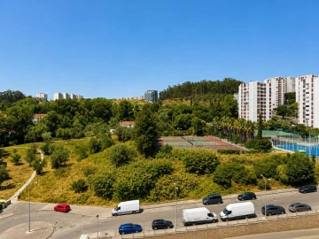 Apartamento T2 para Venda em Santo António dos Cavaleiros e Frielas