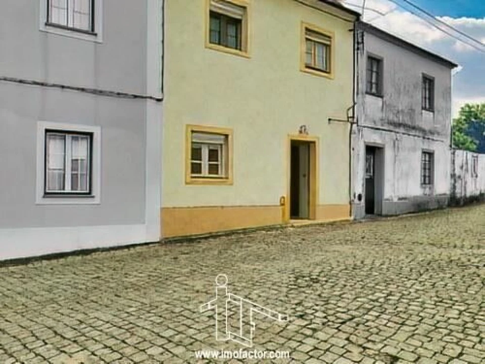 Moradia T3 para Venda em Perais Foto 1