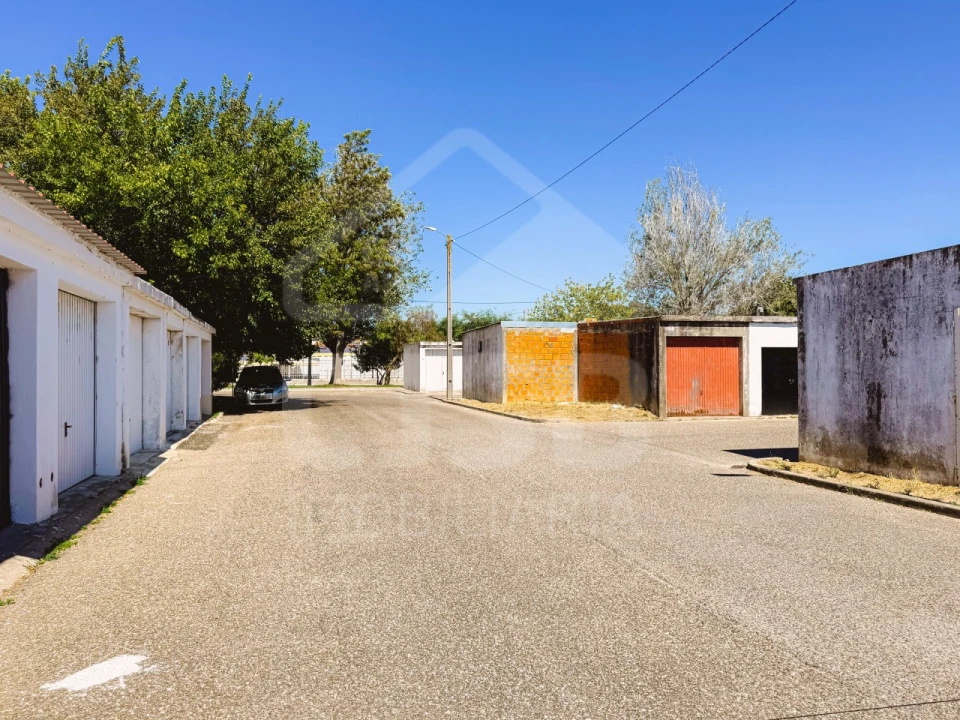Garagem para Arrendamento em Benavente Foto 1