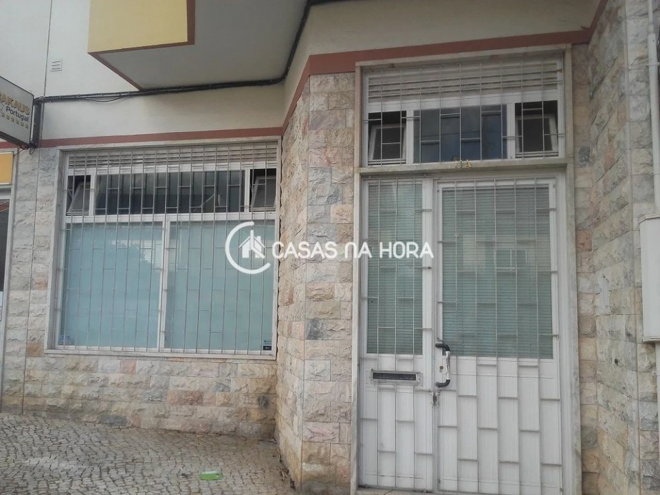 Loja para Arrendamento em Algueirão-Mem Martins Foto 1