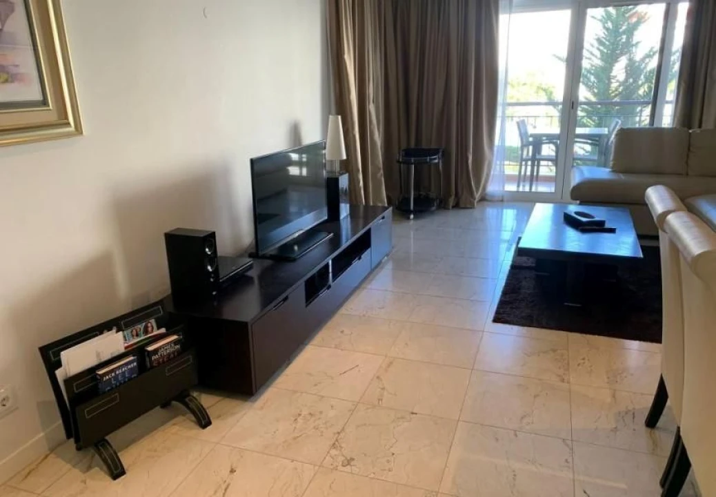 Apartamento T2 para Venda em Quarteira Foto 4