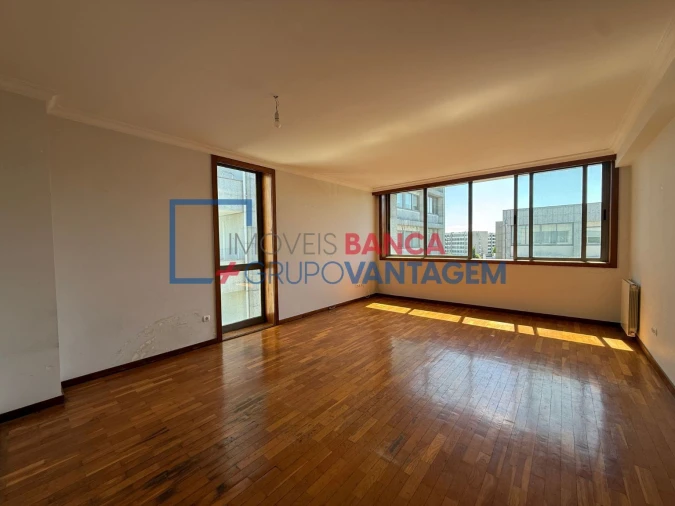 Apartamento T2 para Venda em Moreira Foto 3